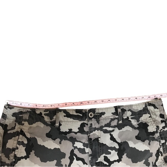 Levis Cargo Shorts Mens 42 Camo Inseam 10.5 Good Condition PC9 12463-0029 - Picture 9 of 15